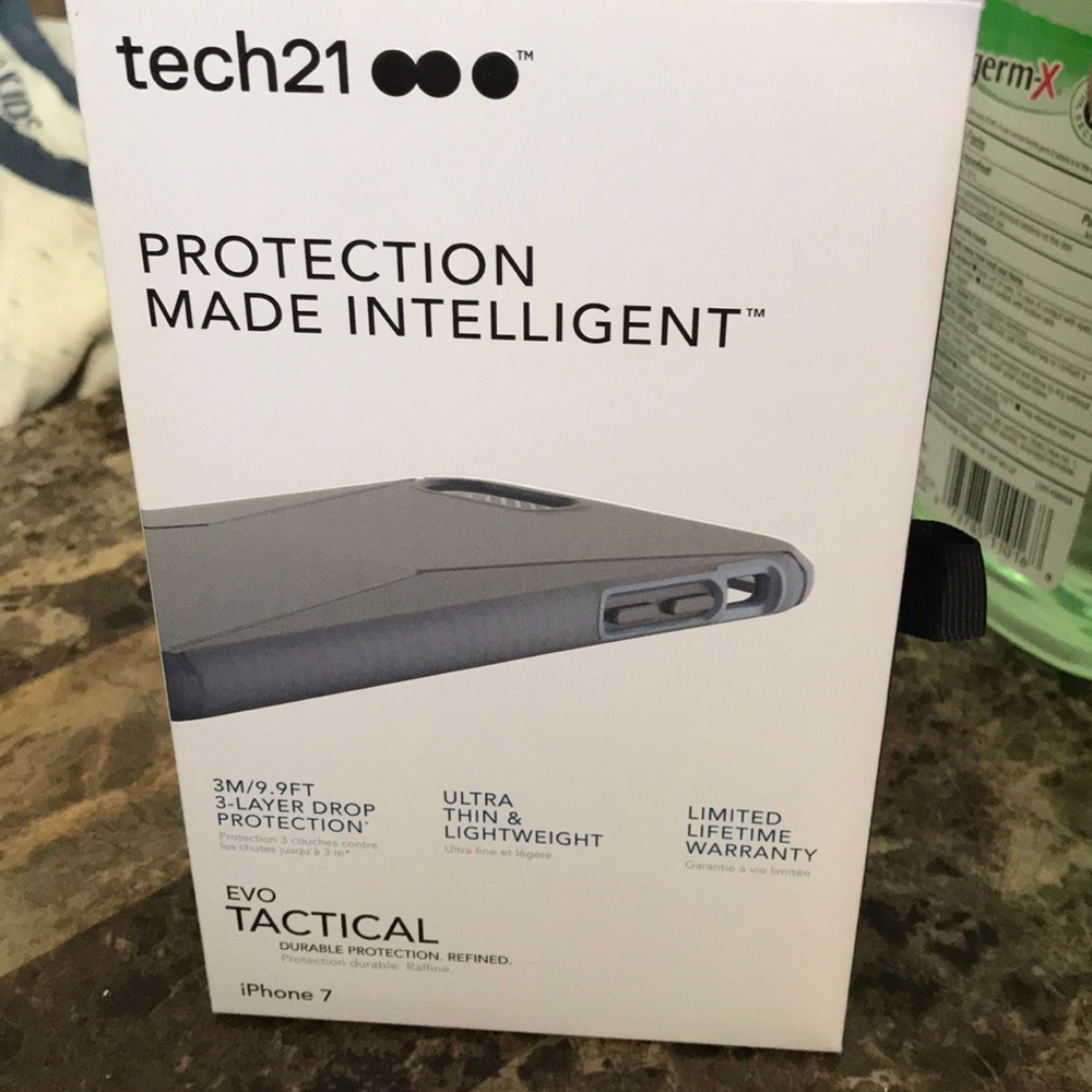Tech21 EvoTac IPhone7 case
